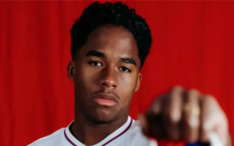 ليس هربًا من الدكة فقط.. لاعب ريال مدريد السابق يدفع إندريك نحو ليون